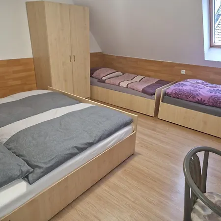 Haus Am Brunnen Homestay *