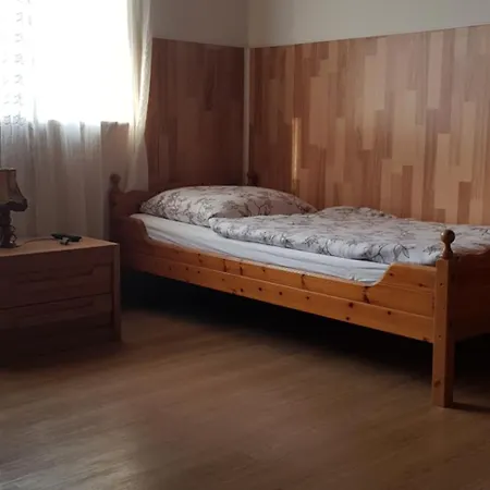 Haus Am Brunnen منزل للإقامة لينغِن