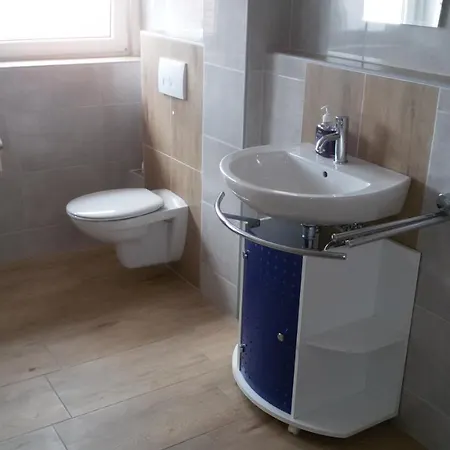 Haus Am Brunnen * لينغِن