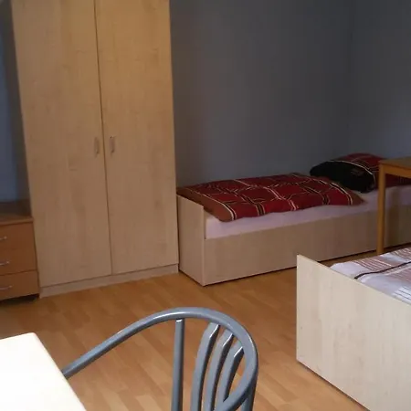 Haus Am Brunnen Homestay *